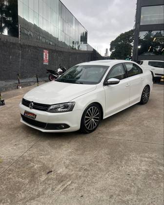 VOLKSWAGEN JETTA 2.0 TSI HIGHLINE 211CV GASOLINA 4P TIPTRONIC